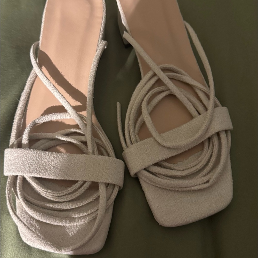 Elegant Cream Women's Tie Heel Sandals